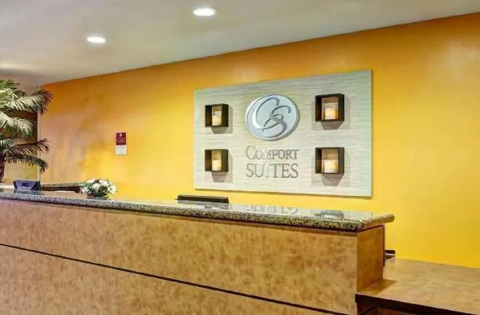 Comfort Suites